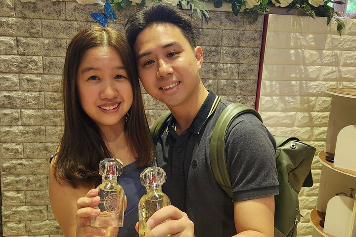 Create your signature orchid perfume at Scentopia on Sentosa Island, Singapore, photo 6 | wizardtrip