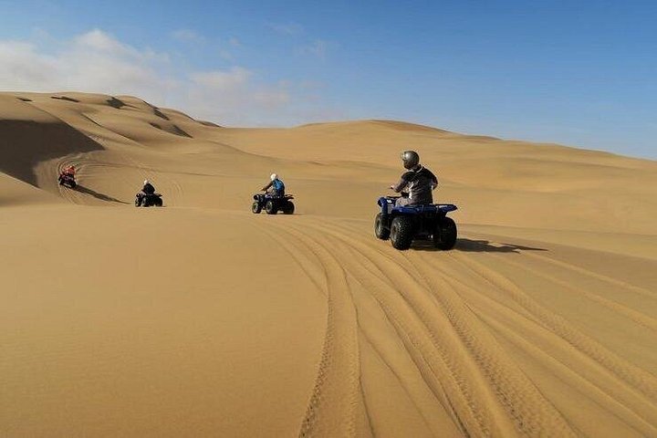 Découvrez un safari VIP dans le désert à Dubaï avec dunebashing, balades à dos de chameau, spectacles en direct et dîner BBQ, photo 12 | wizardtrip