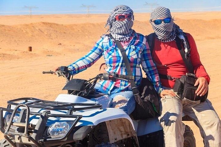 Découvrez un safari VIP dans le désert à Dubaï avec dunebashing, balades à dos de chameau, spectacles en direct et dîner BBQ, photo 17 | wizardtrip