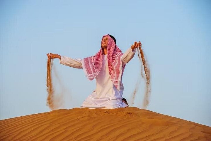 Découvrez un safari VIP dans le désert à Dubaï avec dunebashing, balades à dos de chameau, spectacles en direct et dîner BBQ, photo 22 | wizardtrip