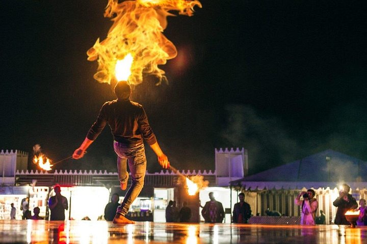 Découvrez un safari VIP dans le désert à Dubaï avec dunebashing, balades à dos de chameau, spectacles en direct et dîner BBQ, photo 27 | wizardtrip