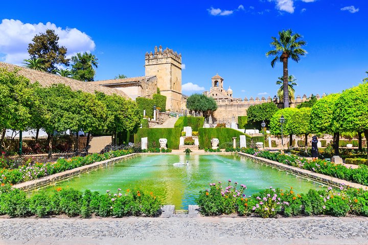 Mosque-Cathedral, Alcazar & Jewish Quarter with Tickets | wizardtrip