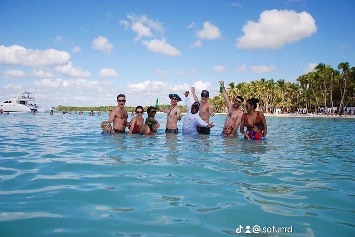 Full day excursion to Saona Island, Dominican Republic, featuring natural pools, beaches, and catamaran cruises, photo 11 | wizardtrip