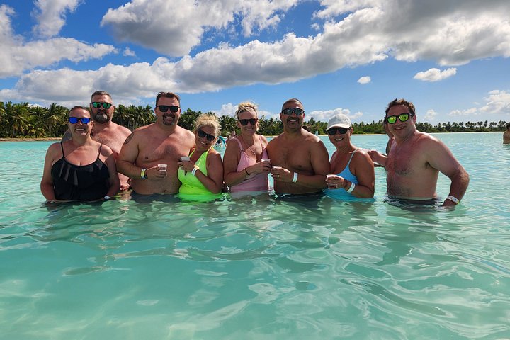 Full day excursion to Saona Island, Dominican Republic, featuring natural pools, beaches, and catamaran cruises, photo 17 | wizardtrip