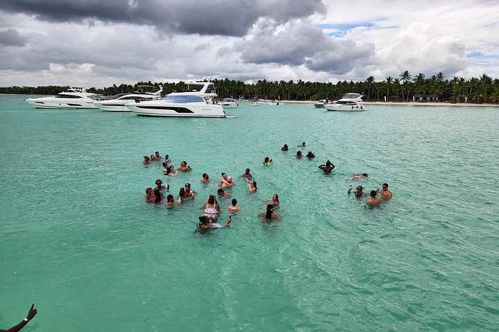 Full day excursion to Saona Island, Dominican Republic, featuring natural pools, beaches, and catamaran cruises, photo 42 | wizardtrip