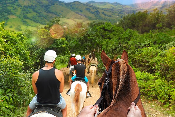 Experimente aventuras emocionantes como tirolesa e passeios de buggy no La Hacienda Park em Punta Cana, foto 35 | wizardtrip