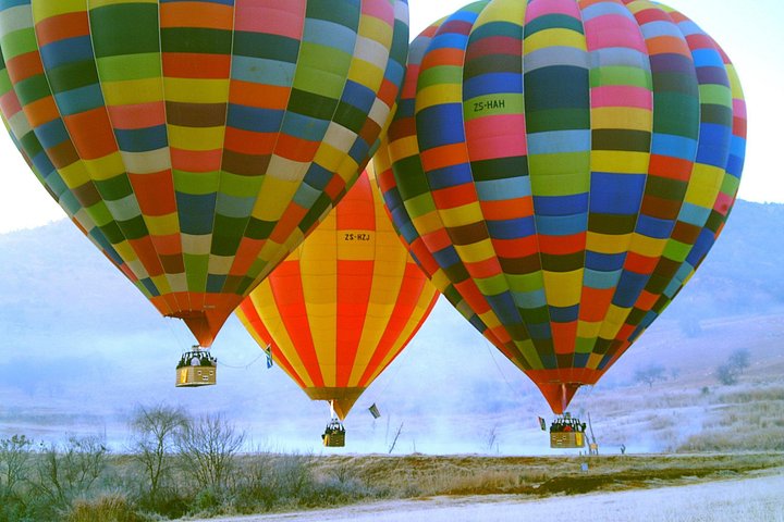 Sunrise hot air balloon safari over the Magalies River Valley near Hartbeespoort, South Africa, photo 8 | wizardtrip