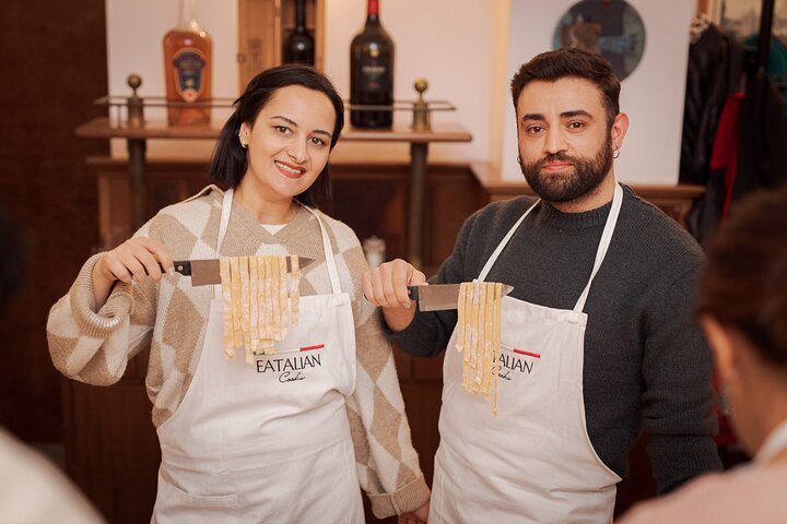 Lær å lage fettuccinepasta på Romas Piazza Navona med et matkurs og måltid, foto 12 | wizardtrip