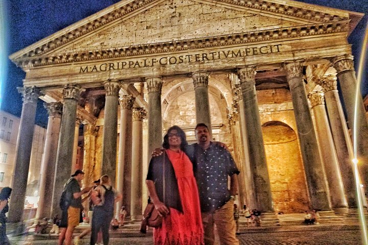 Private golf cart tour of Rome's iconic landmarks and charming streets, including gelato tasting, photo 17 | wizardtrip