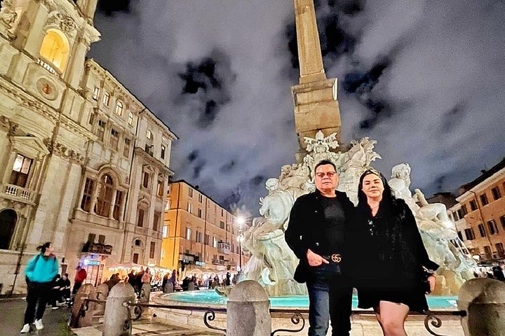 Private golf cart tour of Rome's iconic landmarks and charming streets, including gelato tasting, photo 48 | wizardtrip