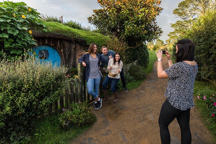 Experimenta la magia del Hobbiton Movie Set en un tour de un día desde Auckland, con Hobbit Holes y paisajes pintorescos, foto 11 | wizardtrip
