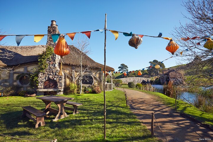 Experimenta la magia del Hobbiton Movie Set en un tour de un día desde Auckland, con Hobbit Holes y paisajes pintorescos, foto 17 | wizardtrip