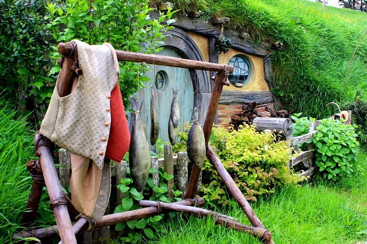 Experimenta la magia del Hobbiton Movie Set en un tour de un día desde Auckland, con Hobbit Holes y paisajes pintorescos, foto 19 | wizardtrip