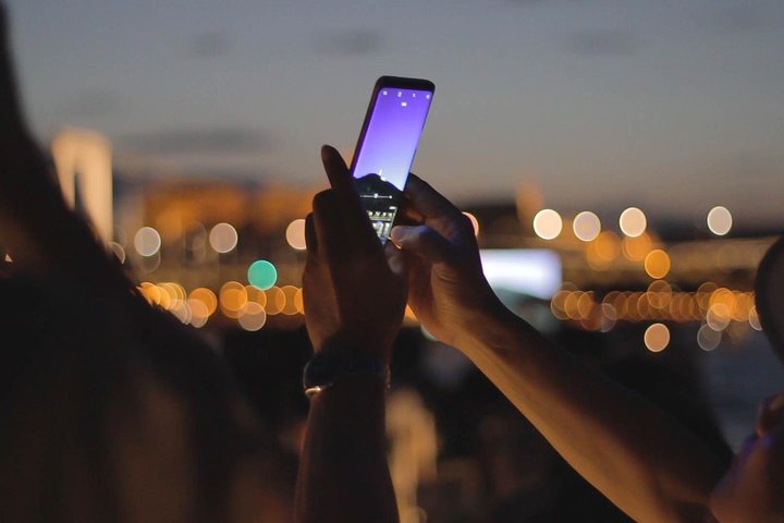 Goditi una romantica crociera con cena sul Danubio a Budapest di notte, con musica dal vivo e luci della città, foto 15 | wizardtrip