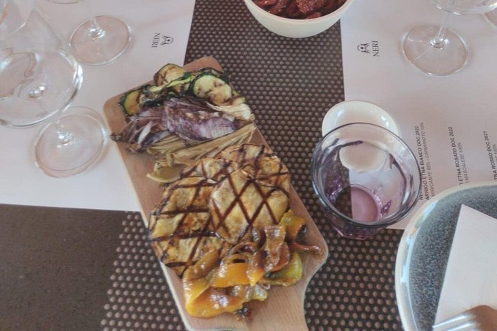 Privat vintur till vingårdar på Etna med provsmakningar och naturskön utsikt över Sicilien, foto 42 | wizardtrip