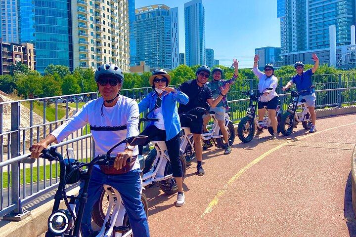 Electric bike tour exploring Austin's vibrant murals, landmarks, and South Congress, photo 20 | wizardtrip