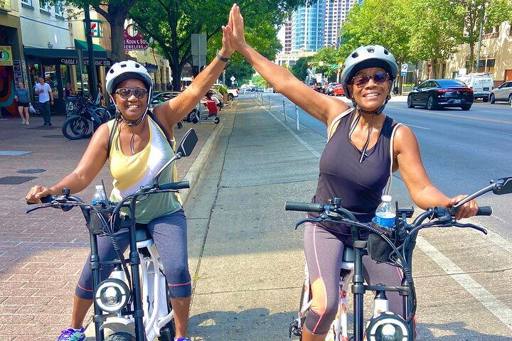 Electric bike tour exploring Austin's vibrant murals, landmarks, and South Congress, photo 22 | wizardtrip