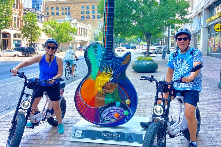 Electric bike tour exploring Austin's vibrant murals, landmarks, and South Congress, photo 23 | wizardtrip