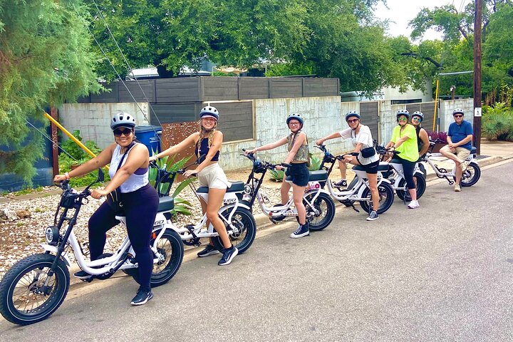 Electric bike tour exploring Austin's vibrant murals, landmarks, and South Congress, photo 24 | wizardtrip