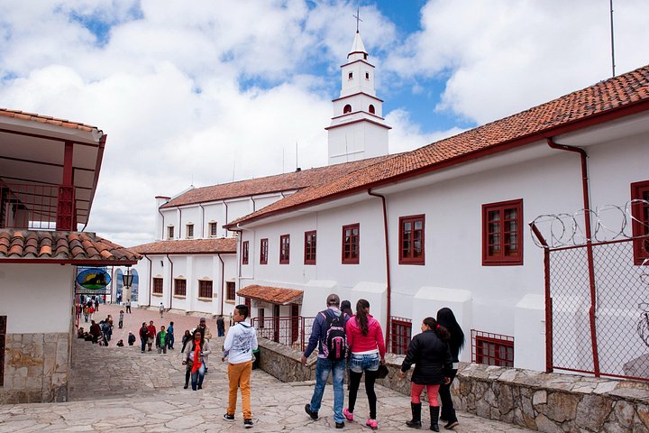 Visite privée des sites incontournables de Bogota, y compris Monserrate, le Musée de l'Or, le Musée Botero et La Candelaria, photo 6 | wizardtrip