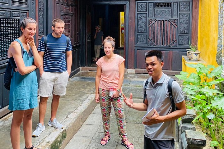 Guided walking tour of Hoi An Ancient Town, Vietnam, showcasing historic architecture and local culture, photo 14 | wizardtrip