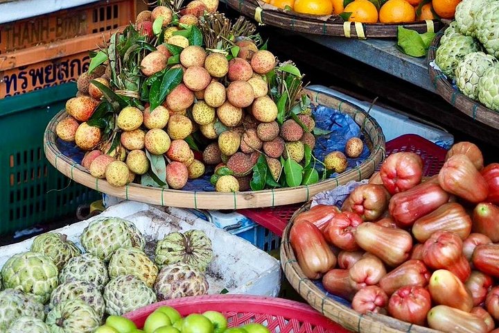 Guided walking tour of Hoi An Ancient Town, Vietnam, showcasing historic architecture and local culture, photo 16 | wizardtrip