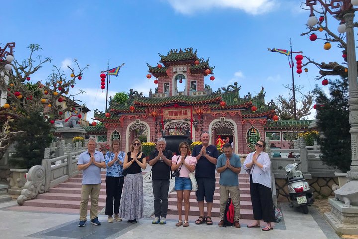 Guided walking tour of Hoi An Ancient Town, Vietnam, showcasing historic architecture and local culture, photo 21 | wizardtrip