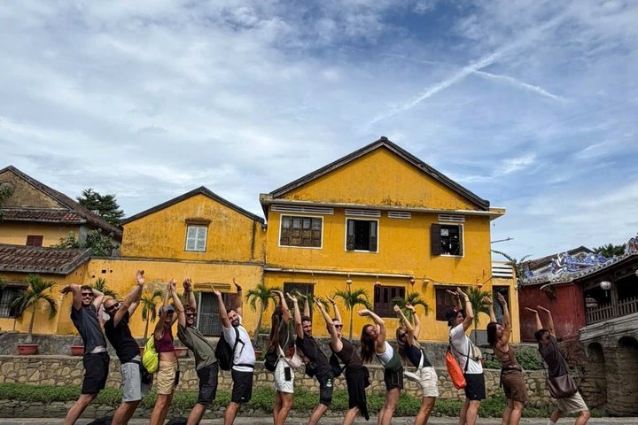 Guided walking tour of Hoi An Ancient Town, Vietnam, showcasing historic architecture and local culture, photo 30 | wizardtrip