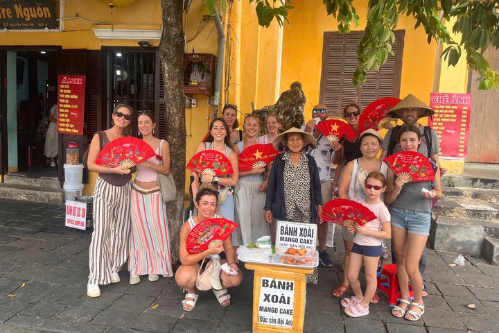 Guided walking tour of Hoi An Ancient Town, Vietnam, showcasing historic architecture and local culture, photo 32 | wizardtrip