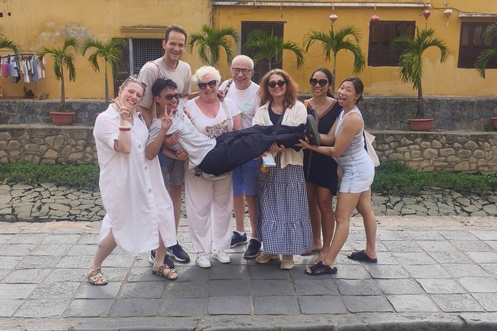 Guided walking tour of Hoi An Ancient Town, Vietnam, showcasing historic architecture and local culture, photo 33 | wizardtrip