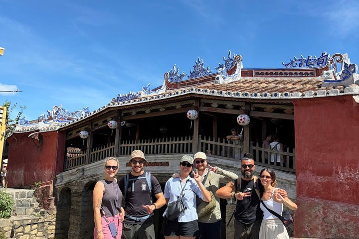 Guided walking tour of Hoi An Ancient Town, Vietnam, showcasing historic architecture and local culture, photo 43 | wizardtrip
