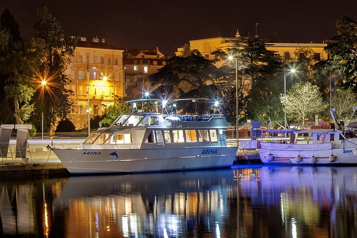 プーラ発の夜のボートツアー、イルカウォッチング、夕日、ブリユニ国立公園でのディナー、写真26 | wizardtrip