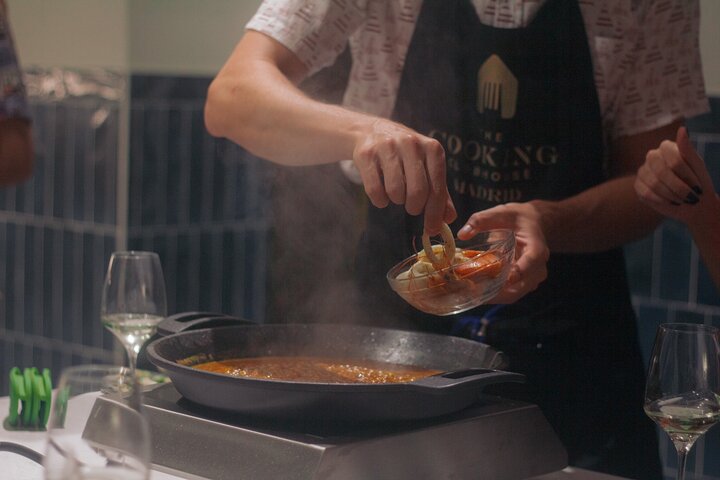 Praktisk paellakursus i Madrid med ubegrænset vin, foto 8 | wizardtrip
