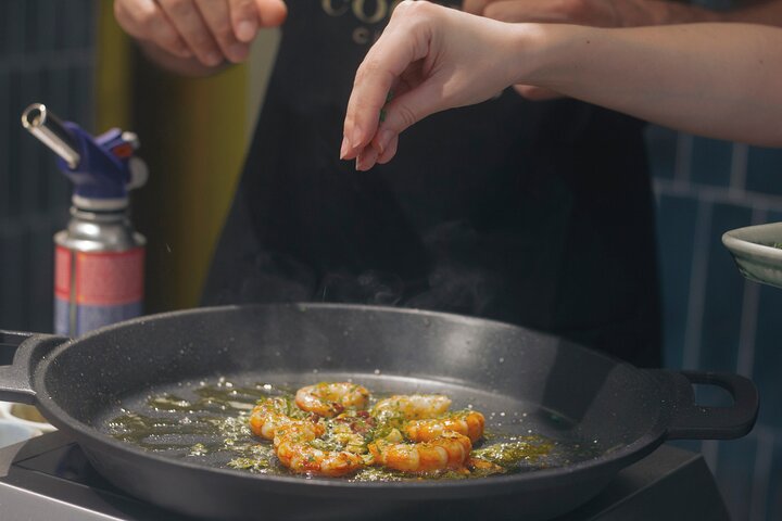 Praktisk spansk tapas madlavningskursus med vinparring i Madrid, foto 9 | wizardtrip