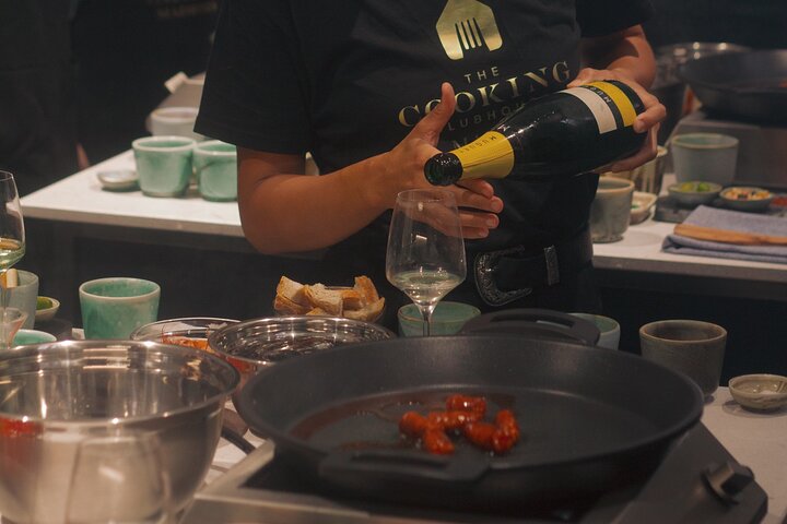 Praktisk spansk tapas madlavningskursus med vinparring i Madrid, foto 11 | wizardtrip