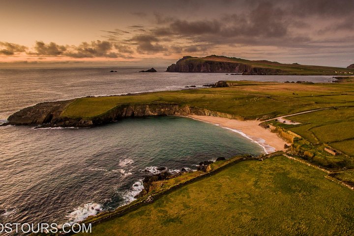 Naturskjønn utsikt over Dingle-halvøya, Slea Head Drive og Inch Beach i Killarney, Irland, foto 8 | wizardtrip