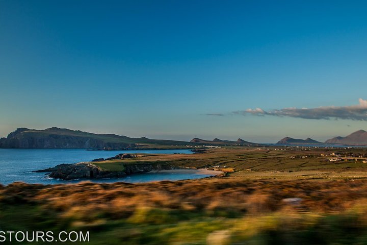 Naturskjønn utsikt over Dingle-halvøya, Slea Head Drive og Inch Beach i Killarney, Irland, foto 10 | wizardtrip