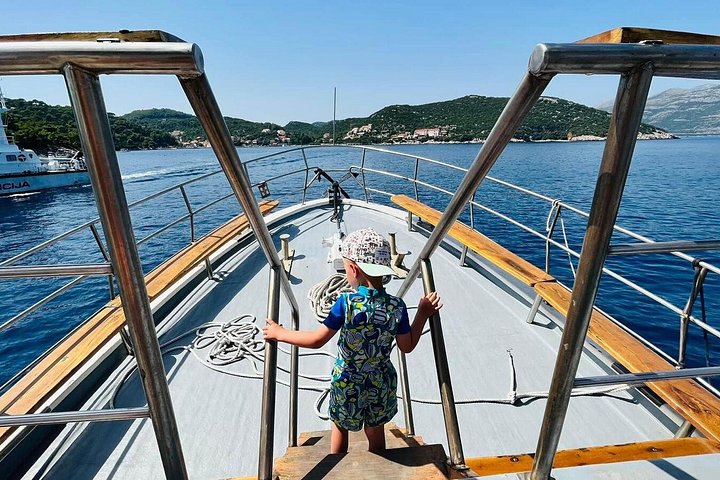 Cruzeiro de barco de dia inteiro às Ilhas Elaphiti a partir de Dubrovnik com almoço, bebidas e natação, foto 14 | wizardtrip
