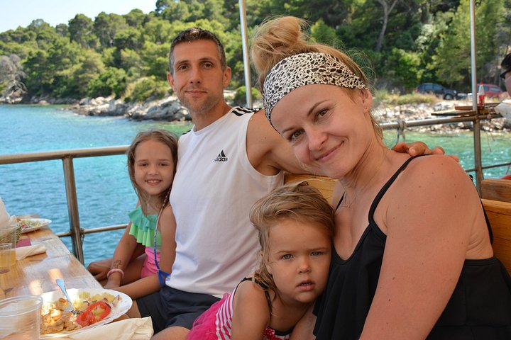Cruzeiro de barco de dia inteiro às Ilhas Elaphiti a partir de Dubrovnik com almoço, bebidas e natação, foto 16 | wizardtrip