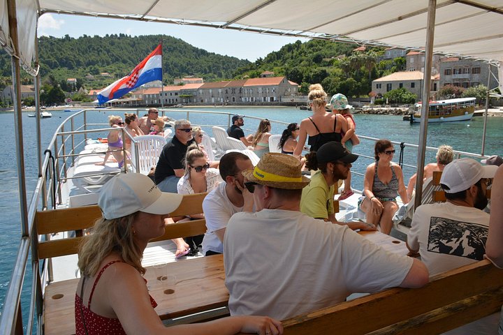 Cruzeiro de barco de dia inteiro às Ilhas Elaphiti a partir de Dubrovnik com almoço, bebidas e natação, foto 35 | wizardtrip