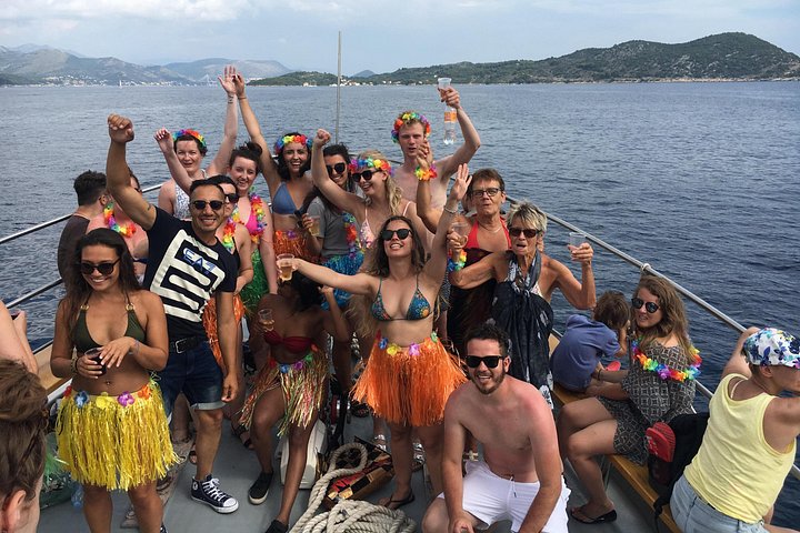 Cruzeiro de barco de dia inteiro às Ilhas Elaphiti a partir de Dubrovnik com almoço, bebidas e natação, foto 36 | wizardtrip
