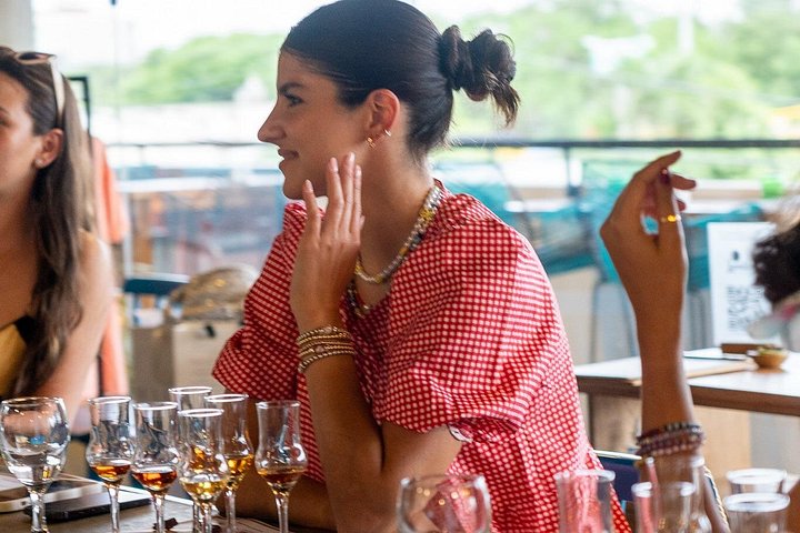 Geniet van een begeleide proeverij van Colombiaanse rum en ambachtelijke chocolade in Cartagena, foto 37 | wizardtrip