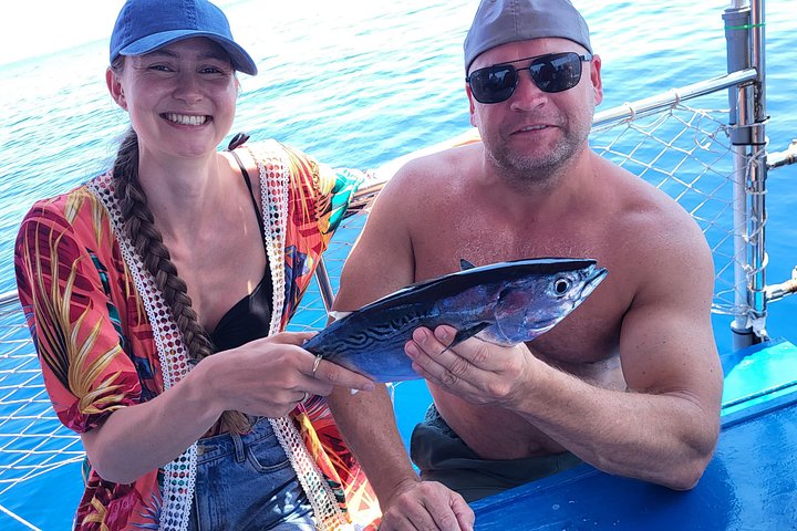 Excursión en barco de pesca tradicional en Rodas, Grecia, con pesca, natación y barbacoa a bordo, foto 6 | wizardtrip