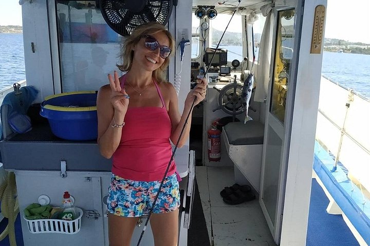 Excursión en barco de pesca tradicional en Rodas, Grecia, con pesca, natación y barbacoa a bordo, foto 10 | wizardtrip