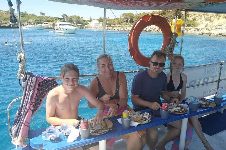 Excursión en barco de pesca tradicional en Rodas, Grecia, con pesca, natación y barbacoa a bordo, foto 14 | wizardtrip