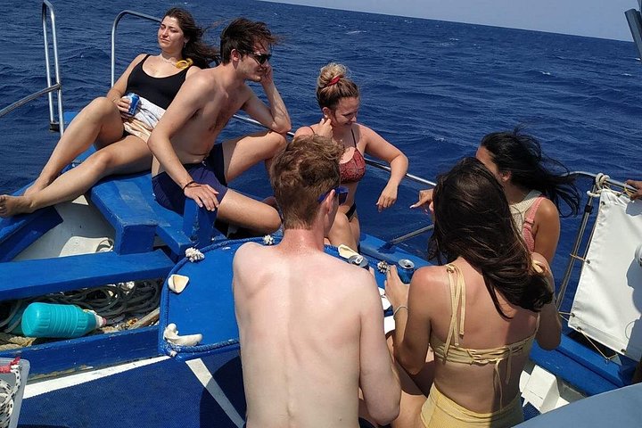 Excursión en barco de pesca tradicional en Rodas, Grecia, con pesca, natación y barbacoa a bordo, foto 19 | wizardtrip