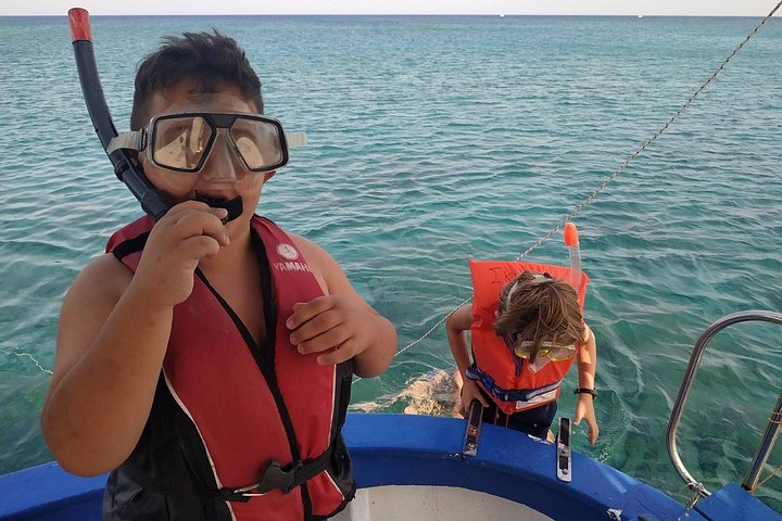 Excursión en barco de pesca tradicional en Rodas, Grecia, con pesca, natación y barbacoa a bordo, foto 34 | wizardtrip