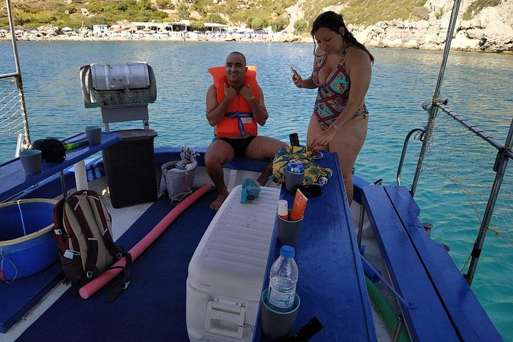 Excursión en barco de pesca tradicional en Rodas, Grecia, con pesca, natación y barbacoa a bordo, foto 37 | wizardtrip
