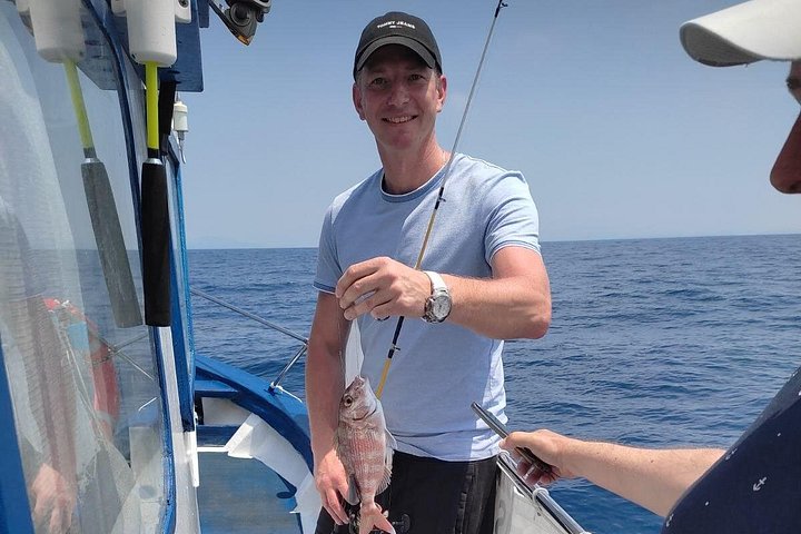 Excursión en barco de pesca tradicional en Rodas, Grecia, con pesca, natación y barbacoa a bordo, foto 40 | wizardtrip