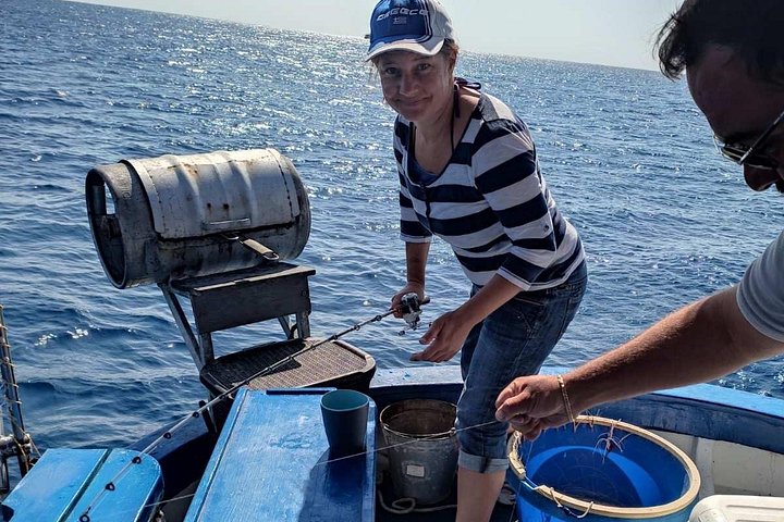 Excursión en barco de pesca tradicional en Rodas, Grecia, con pesca, natación y barbacoa a bordo, foto 43 | wizardtrip